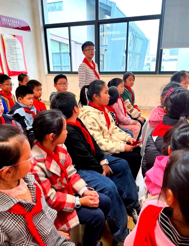 详细阅读:红领巾监督岗(红领巾监督岗是几条杠) 红领巾监督岗(红领巾监督岗是几条杠)